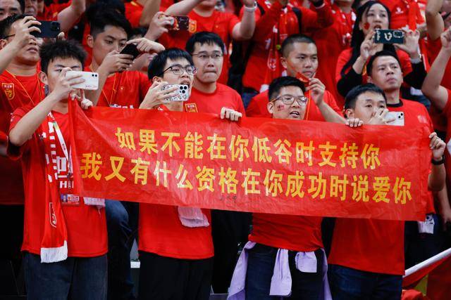 阿森纳欧冠决赛前瞻：26人名单揭晓，关键球员能否逆袭巴黎？